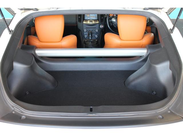 フェアレディＺ バージョンＳＴ　禁煙車／オプションカラー／Ｖａｒｉｓフルエアロ／社外マフラー／ＢＯＳＥ／パドルシフト／ステアリングリモコン／パワーシート／シートヒーター／革シート／ブルートゥース／バックカメラ／レーダー探知機／ＥＴＣ（8枚目）