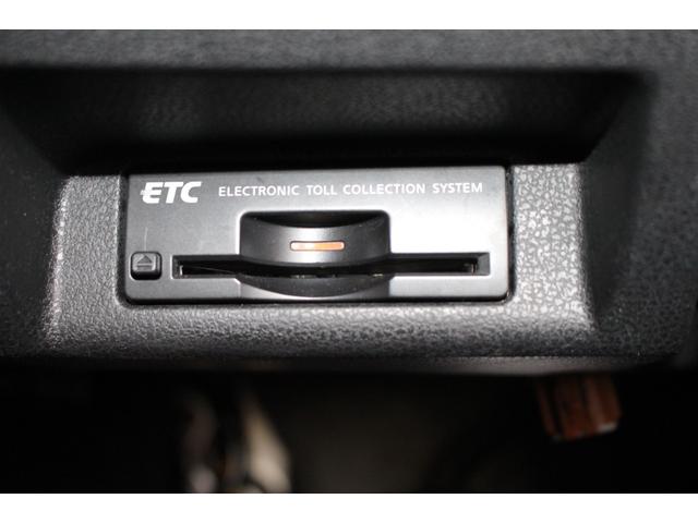 フェアレディＺ バージョンＳＴ　禁煙車／オプションカラー／Ｖａｒｉｓフルエアロ／社外マフラー／ＢＯＳＥ／パドルシフト／ステアリングリモコン／パワーシート／シートヒーター／革シート／ブルートゥース／バックカメラ／レーダー探知機／ＥＴＣ（19枚目）