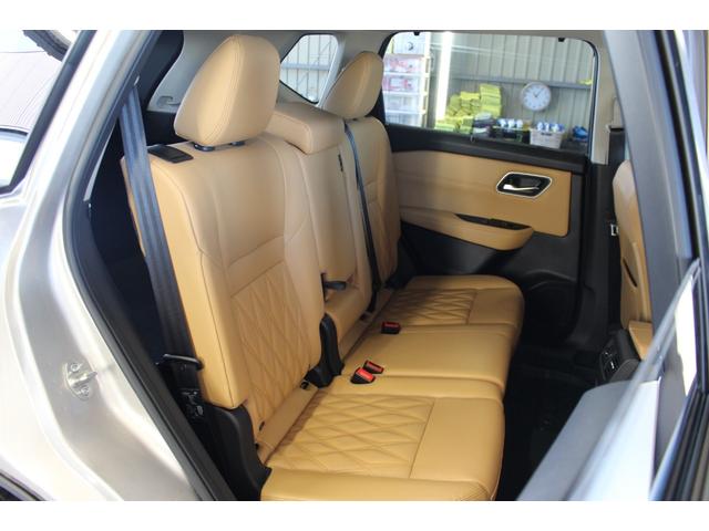 エクストレイル G e-4ORCE 禁煙車/タンナッパ革/2トーン/360度セーフティアシスト/ブラックリアスポイラー/デジタルインナーミラー/プロパイロット/ヘッドアップディスプレイ/シートメモリー/純正ナビ12.3型/4WD/ETC(9枚目)