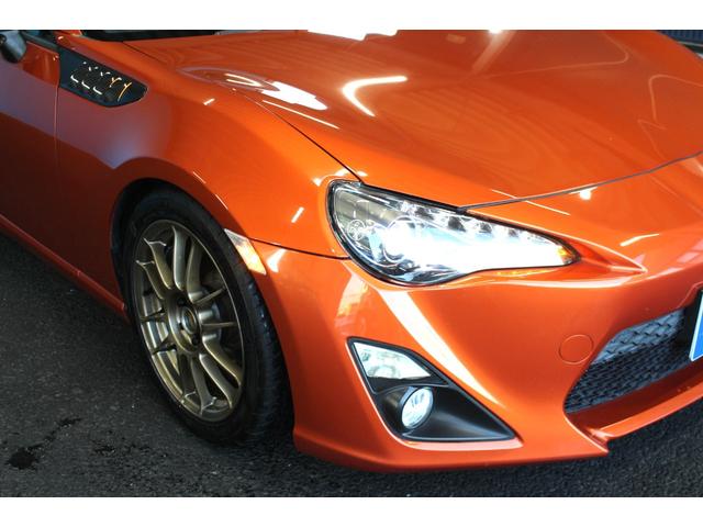 86 GT 禁煙車/TRDマフラー/HKSエキマニ/BLITZ車高調/ENKEI17インチアルミホイール/OMPステアリング/カーボン調リアスポイラー/純正ナビ/バックカメラ/フルセグ/HIDヘッドライト/ETC(17枚目)