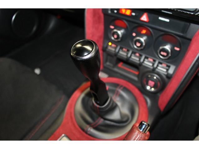 86 GT 禁煙車/TRDマフラー/HKSエキマニ/BLITZ車高調/ENKEI17インチアルミホイール/OMPステアリング/カーボン調リアスポイラー/純正ナビ/バックカメラ/フルセグ/HIDヘッドライト/ETC(24枚目)