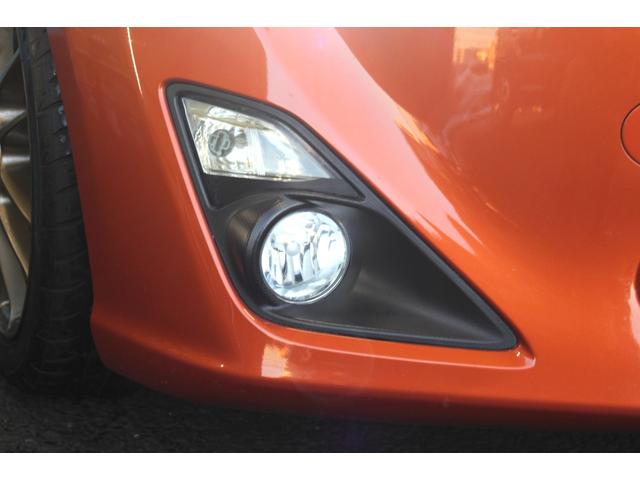 86 GT 禁煙車/TRDマフラー/HKSエキマニ/BLITZ車高調/ENKEI17インチアルミホイール/OMPステアリング/カーボン調リアスポイラー/純正ナビ/バックカメラ/フルセグ/HIDヘッドライト/ETC(31枚目)