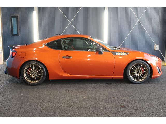 86 GT 禁煙車/TRDマフラー/HKSエキマニ/BLITZ車高調/ENKEI17インチアルミホイール/OMPステアリング/カーボン調リアスポイラー/純正ナビ/バックカメラ/フルセグ/HIDヘッドライト/ETC(42枚目)