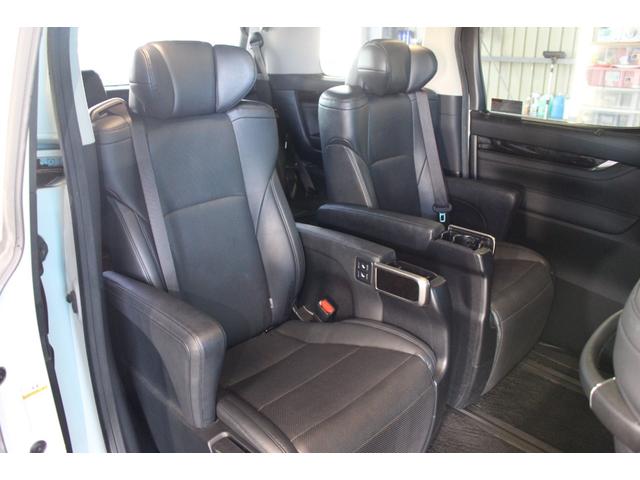 アルファード 2.5S Cパッケージ 禁煙車/ツインムーンルーフ/3眼LEDヘッドライト/デジタルインナーミラー/ALPINE11インチナビ/ALPINE後席モニター/パワーバックドア/ステアリングヒータ/アダプティブクルーズコントロール(8枚目)