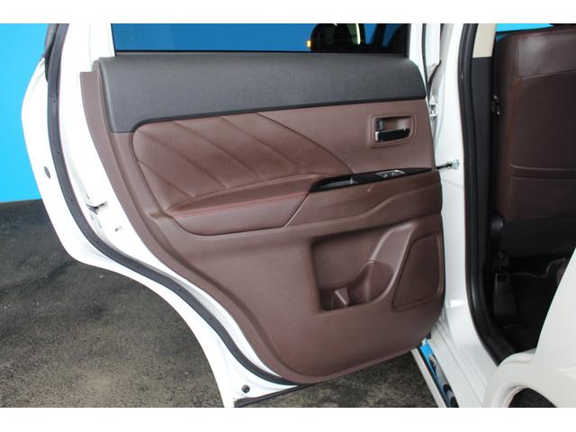 MITSUBISHI OUTLANDER PHEV G PREMIUM PACKAGE