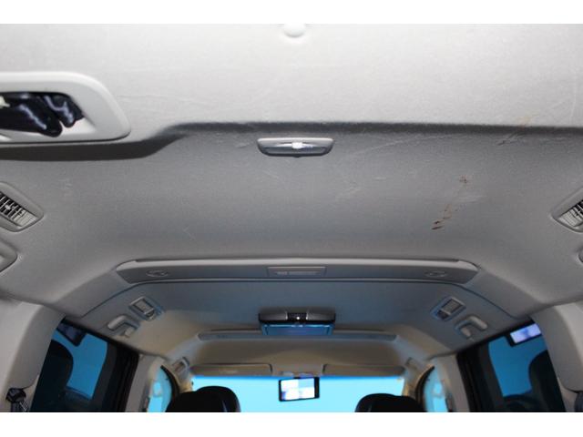 デリカＤ：５ Ｄ　パワーパッケージ　禁煙車／ＡＬＰＩＮＥ製後席モニター／ＡＬＰＩＮＥ製９インチナビ／バックカメラ／リフトアップ／オーバーフェンダー／構造変更済み／レザー調シートカバー／両側パワースライドドア／ＨＩＤヘッドライト／ＥＴＣ（11枚目）