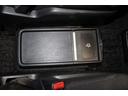 ハイブリッドＶ　禁煙車／後席モニター／ウォークスルー／純正９インチナビ／バックカメラ／フルセグ／両側パワースライドドア／クルーズコントロール／シートヒーター／純正１５ＡＷ／ワイヤレス充電／ブルートゥース接続／ＥＴＣ（20枚目）