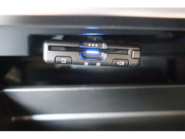 ＢＲＺ Ｒ　ＳＴＩエアロパッケージ　トランクスポイラー　６ＭＴ車　純正９インチカロッツェリアサイバーナビ・ドライブレコーダー・ＥＴＣ２．０・リヤビューカメラ・プッシュスタート・オートクルーズコントロール・１７インチアルミホイール・ワンオーナー・禁煙車（17枚目）