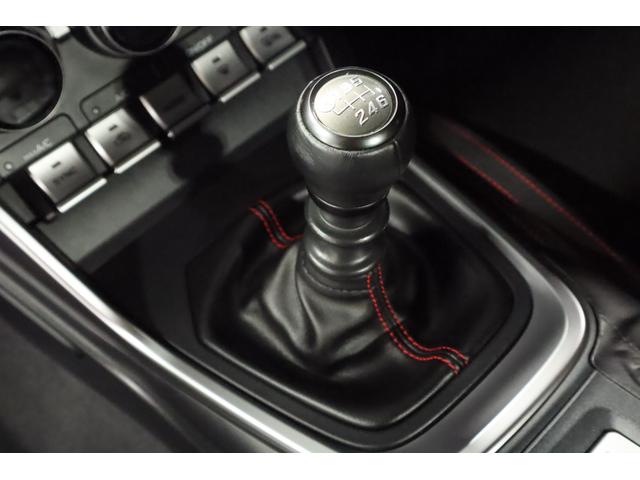 ＢＲＺ Ｒ　ＳＴＩエアロパッケージ　トランクスポイラー　６ＭＴ車　純正９インチカロッツェリアサイバーナビ・ドライブレコーダー・ＥＴＣ２．０・リヤビューカメラ・プッシュスタート・オートクルーズコントロール・１７インチアルミホイール・ワンオーナー・禁煙車（18枚目）