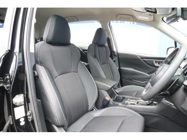 運転席も気になる大きなダメージが少なく綺麗な状態が保たれております！パワーシート＆シートヒーター装備！