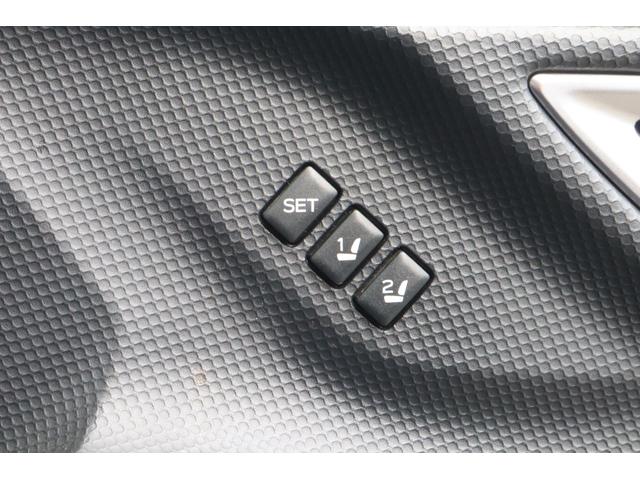 運転席は２名分のシートメモリー機能もあります！