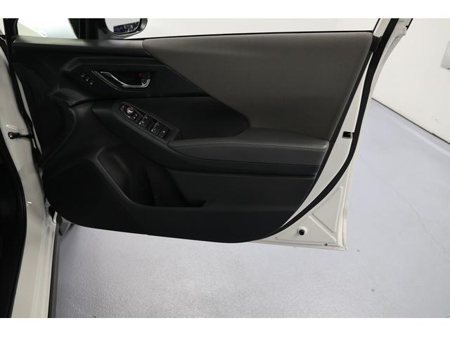 クロストレック リミテッド STIマフラー 低走行! STIマフラー ステアリングヒーター シートヒーター カーゴステップパネル 11.6インチナビ X-MODE AVH SRH VDC SRVD RAB QI充電器(37枚目)