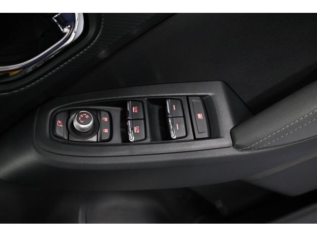 クロストレック リミテッド STIマフラー 低走行! STIマフラー ステアリングヒーター シートヒーター カーゴステップパネル 11.6インチナビ X-MODE AVH SRH VDC SRVD RAB QI充電器(56枚目)