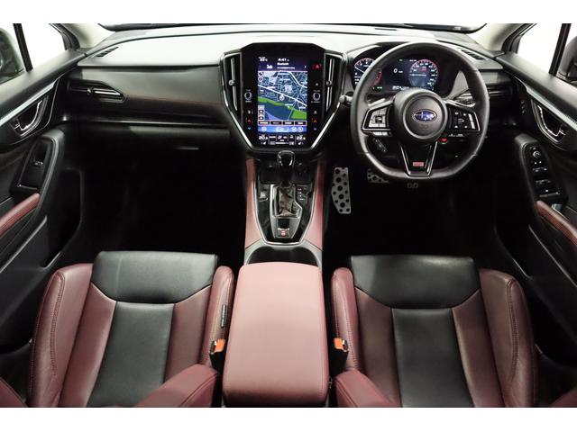 レヴォーグ ＳＴＩ　スポーツ　アイサイトＸ　ＳＴＩエアロ　電動リヤゲート　ドライバーモニタリングシステム　スマートビューミラー　フロント・サイド・バックカメラ　シートメモリー　シートヒーター　１１．６インチモニター　Ｂｌｕｅｔｏｏｔｈ接続　ＥＴＣ２．０（6枚目）