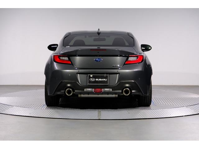 バックが苦手な方も安心なバックカメラに後退時ブレーキアシストなど装備！