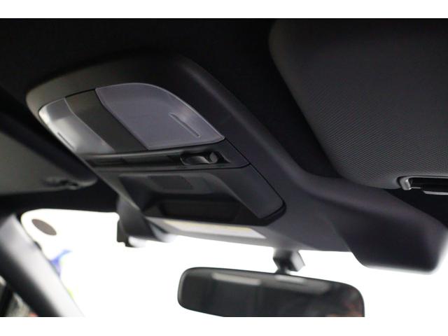 【ステレオカメラ】前方を認識し、音声やメーターパネルに表示するとともにブレーキ制御を行い、減速または停止してくれます★