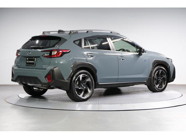 クロストレック リミテッド　ＡＷＤ　ｅ－ＢＯＸＥＲ　　元弊社社有車　ルーフレール　１１．６インチセンターディスプレイ　アラウンドビューモニター　シートヒーター　ステアリングヒーター　前後録画ドライブレコーダー　ＥＴＣ２．０　トノカバー　ドアバイザー（2枚目）