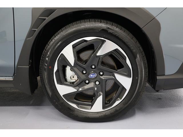 クロストレック リミテッド　ＡＷＤ　ｅ－ＢＯＸＥＲ　　元弊社社有車　ルーフレール　１１．６インチセンターディスプレイ　アラウンドビューモニター　シートヒーター　ステアリングヒーター　前後録画ドライブレコーダー　ＥＴＣ２．０　トノカバー　ドアバイザー（7枚目）