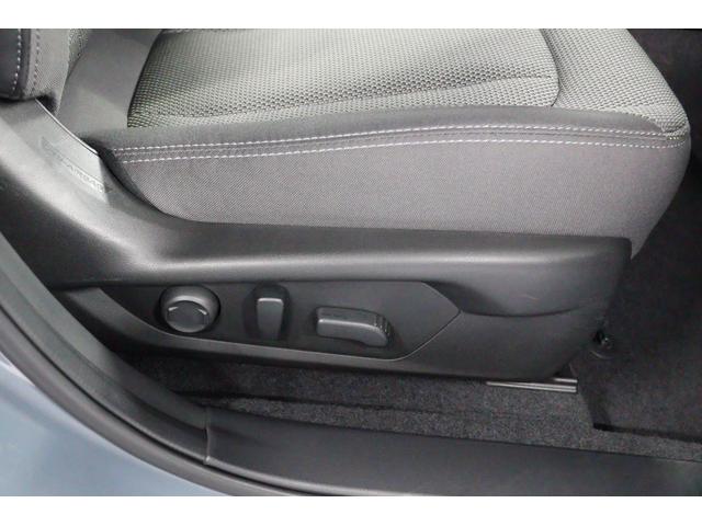 クロストレック リミテッド　ＡＷＤ　ｅ－ＢＯＸＥＲ　　元弊社社有車　ルーフレール　１１．６インチセンターディスプレイ　アラウンドビューモニター　シートヒーター　ステアリングヒーター　前後録画ドライブレコーダー　ＥＴＣ２．０　トノカバー　ドアバイザー（61枚目）