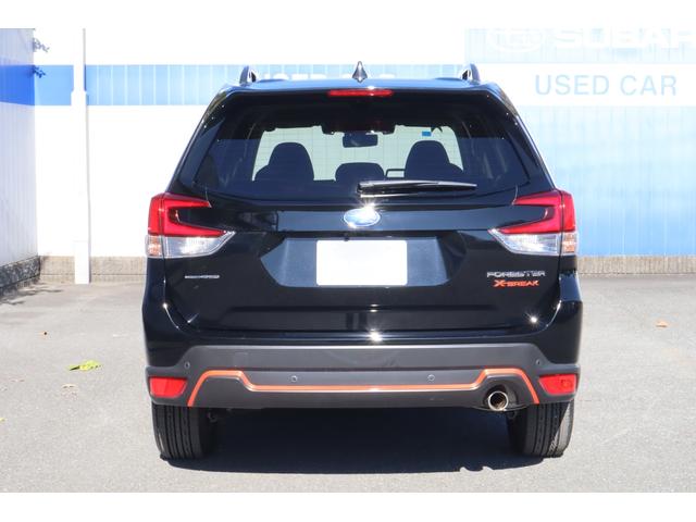 バックが苦手・不安な方も安心のバックカメラ・後退時ブレーキアシスト装備！