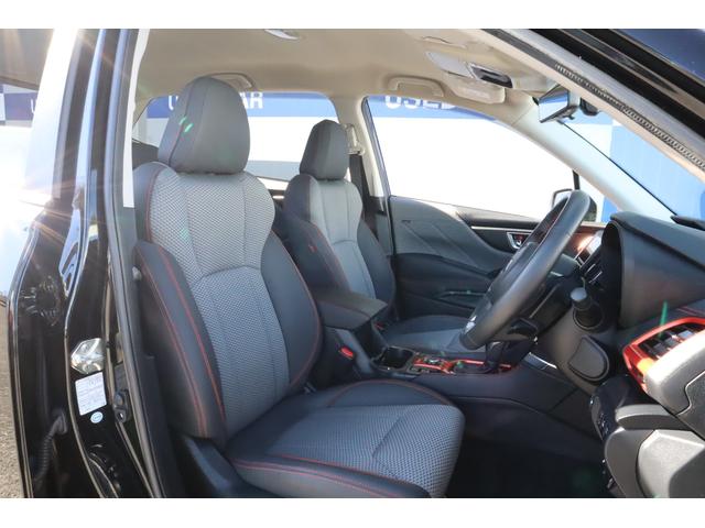 運転席も気になる大きなダメージが少なく綺麗な状態が保たれております！パワーシート＆シートヒーター装備！