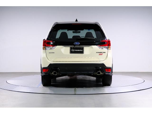 フォレスター ＳＴＩスポーツ　新世代アイサイト　専用レザーシート　２年間走行距離無制限スバルあんしん保証付き／ＥＴＣ／４ＷＤ／バックカメラ／スマートキー／パワーシート／レザーシート／ＬＥＤヘッドライト／パドルシフト／フルセグＴＶ／プッシュスタート／ＤＶＤ再生（5枚目）