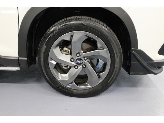 フォレスター ＳＴＩスポーツ　新世代アイサイト　専用レザーシート　２年間走行距離無制限スバルあんしん保証付き／ＥＴＣ／４ＷＤ／バックカメラ／スマートキー／パワーシート／レザーシート／ＬＥＤヘッドライト／パドルシフト／フルセグＴＶ／プッシュスタート／ＤＶＤ再生（7枚目）