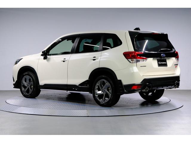 フォレスター ＳＴＩスポーツ　新世代アイサイト　専用レザーシート　２年間走行距離無制限スバルあんしん保証付き／ＥＴＣ／４ＷＤ／バックカメラ／スマートキー／パワーシート／レザーシート／ＬＥＤヘッドライト／パドルシフト／フルセグＴＶ／プッシュスタート／ＤＶＤ再生（63枚目）