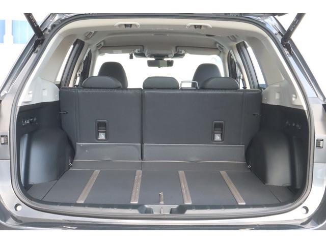 開口部の広いラゲッジスペース確保！人気グレードＸ−ＢＲＥＡＫから撥水フロアカーゴボードを採用！とことん汚れに強くタフなデザインになっております！