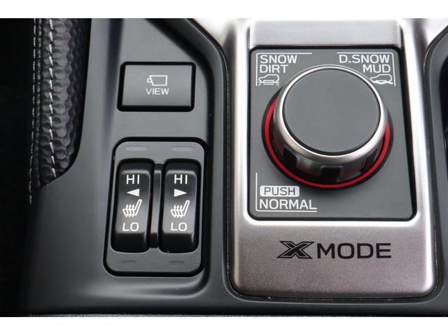 シフト周りにはフロント・サイドカメラの映像切替ボタンと、悪路走行特化のＸ−ＭＯＤＥ切替ダイヤルを設置しております！
