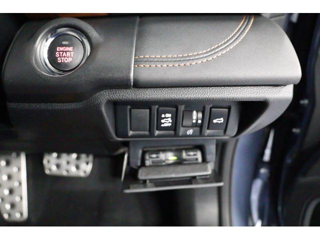 レガシィアウトバック リミテッドEX ブラウンレザー仕様 走行10,000km台! 純正11.6インチモニターナビ ETC2.0 前後サイドカメラ リアオートマチックブレーキ リアビークルディテクション カーゴステップパネル ドアエッジモール(16枚目)