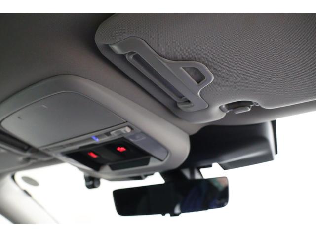 �A�C�T�C�g�̓X�e���I�J�����őO����F���B����̍ۂ̏Փˉ���A�Ԑ���E�̂��m�点�A�S�ԑ��Ǐ]�N���[�Y�R���g���[���ȂǁA�F�X�Ȃ��Ƃ��ł���^�]�x���V�X�e���ł��B