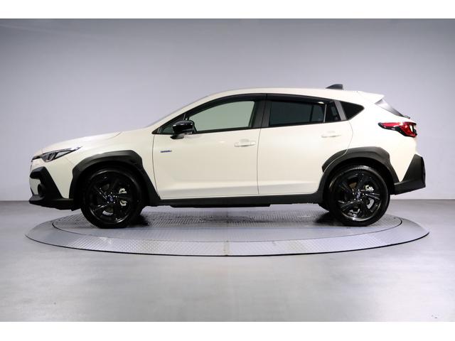 クロストレック ツーリング　ＡＷＤ　２．０ｅボクサー　１１．６インチセンターディスプレイ　ＥＴＣ２．０　ドライブレコーダー　デジタルマルチビューカメラ　シートヒーター　ステアリングヒーター　ｅボクサー　ＳＲＨ　ＡＶＨ（3枚目）