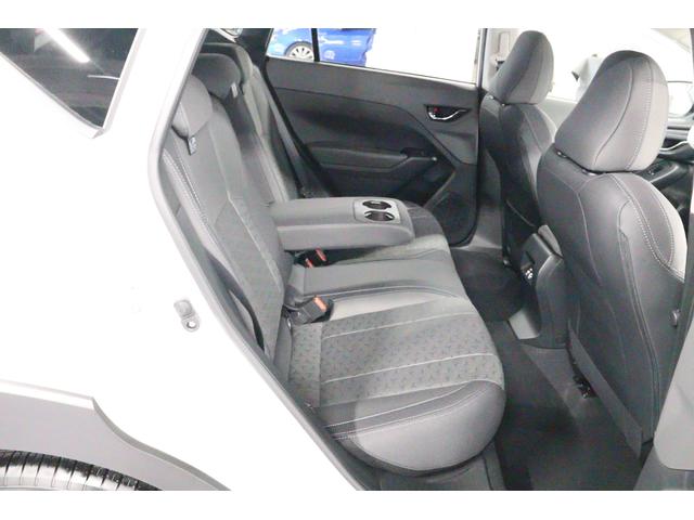 クロストレック ツーリング　ＡＷＤ　２．０ｅボクサー　１１．６インチセンターディスプレイ　ＥＴＣ２．０　ドライブレコーダー　デジタルマルチビューカメラ　シートヒーター　ステアリングヒーター　ｅボクサー　ＳＲＨ　ＡＶＨ（9枚目）