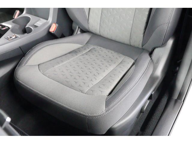 クロストレック ツーリング　ＡＷＤ　２．０ｅボクサー　１１．６インチセンターディスプレイ　ＥＴＣ２．０　ドライブレコーダー　デジタルマルチビューカメラ　シートヒーター　ステアリングヒーター　ｅボクサー　ＳＲＨ　ＡＶＨ（35枚目）