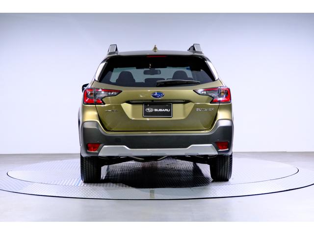 ��ގ��u���[�L�V�X�e���B��ގ��@�ԑ̌㕔�ɑ������ꂽ�\�i�[�Z���T�[����Q�������m�B�Փ˂̊댯������ꍇ�̓u���[�L�������@��Q���y�����͖h�~���܂�