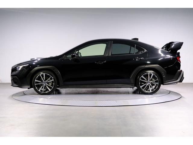 ＷＲＸ Ｓ４ ＳＴＩスポーツＲ　ＥＸ　タイヤ新品　大型トランクスポイラー　純正１１．６インチナビモニター　ＲＥＣＡＲＯシート　大型リアスポイラー　リアオートマチックブレーキシステム　リアビークルディテクション　ＡＶＨ　ハーマンカードンサウンドシステム（3枚目）