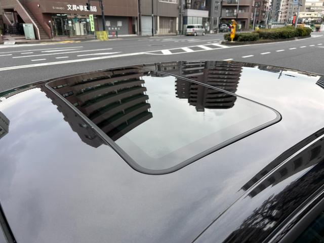 クアトロポルテ スポーツＧＴ　Ｓ　９インチ　アルパイン　ビックＸ搭載　純正２０インチアルミグロスブラック塗装　サンルーフ　レッド＆ブラック内装　パワークラフト中間＆エンドパイプ　ローダウン　パイロットスポーツ４（24枚目）