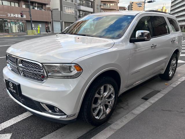 ダッジ・デュランゴ シタデル 新車並行車 ワンオーナー ユーザー買取車 7人乗り 3列シート 黒革シート サンルーフ 純正20インチAW バック&サイド&アンダーカメラ パドルシフト レーダークルーズコントロール(11枚目)