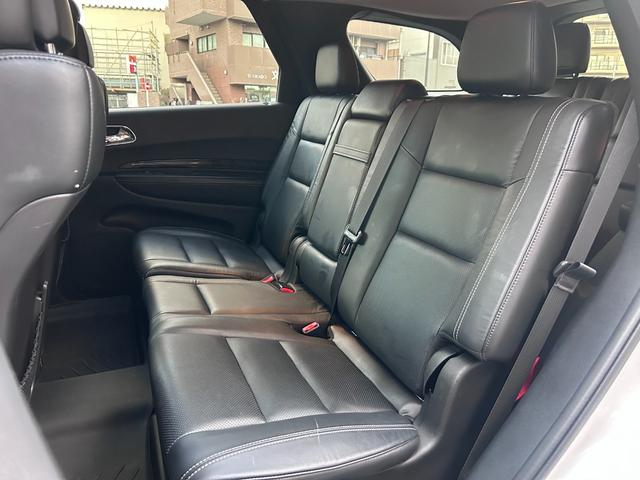ダッジ・デュランゴ シタデル 新車並行車 ワンオーナー ユーザー買取車 7人乗り 3列シート 黒革シート サンルーフ 純正20インチAW バック&サイド&アンダーカメラ パドルシフト レーダークルーズコントロール(23枚目)