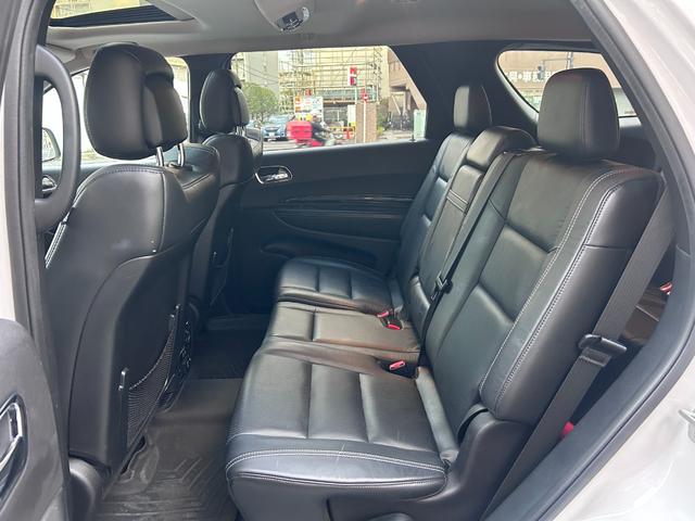 ダッジ・デュランゴ シタデル 新車並行車 ワンオーナー ユーザー買取車 7人乗り 3列シート 黒革シート サンルーフ 純正20インチAW バック&サイド&アンダーカメラ パドルシフト レーダークルーズコントロール(24枚目)