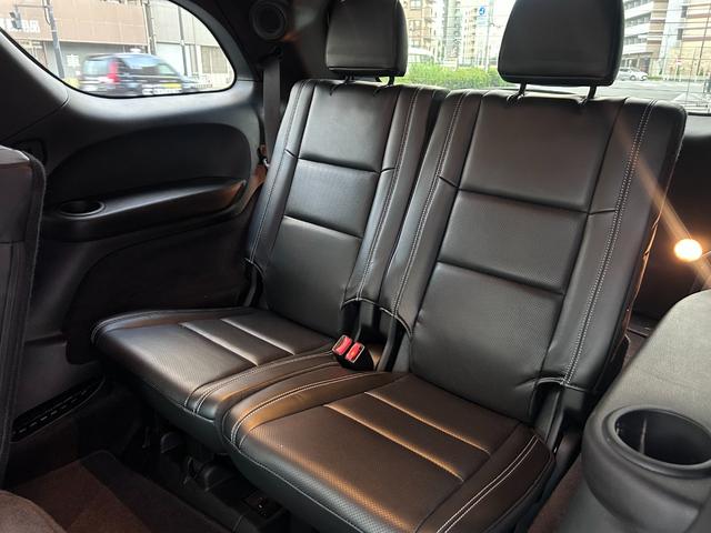 ダッジ・デュランゴ シタデル 新車並行車 ワンオーナー ユーザー買取車 7人乗り 3列シート 黒革シート サンルーフ 純正20インチAW バック&サイド&アンダーカメラ パドルシフト レーダークルーズコントロール(25枚目)