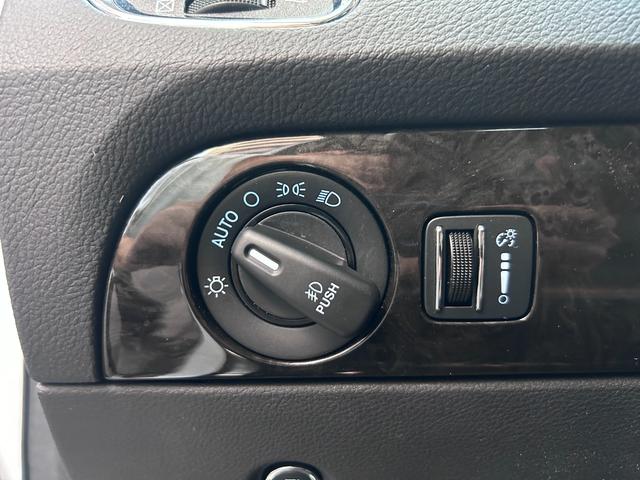 ダッジ・デュランゴ シタデル 新車並行車 ワンオーナー ユーザー買取車 7人乗り 3列シート 黒革シート サンルーフ 純正20インチAW バック&サイド&アンダーカメラ パドルシフト レーダークルーズコントロール(38枚目)