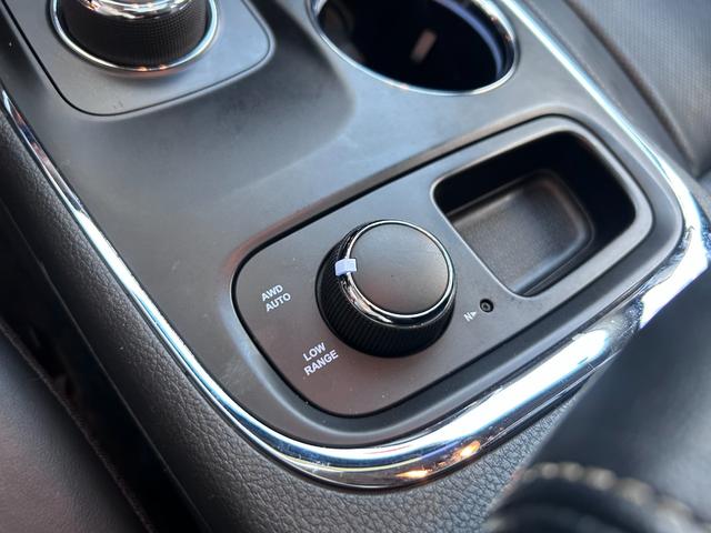 ダッジ・デュランゴ シタデル 新車並行車 ワンオーナー ユーザー買取車 7人乗り 3列シート 黒革シート サンルーフ 純正20インチAW バック&サイド&アンダーカメラ パドルシフト レーダークルーズコントロール(41枚目)