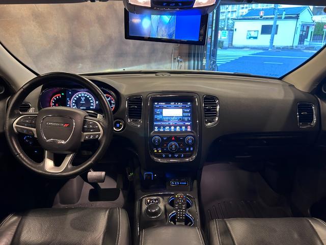 ダッジ・デュランゴ シタデル 新車並行車 ワンオーナー ユーザー買取車 7人乗り 3列シート 黒革シート サンルーフ 純正20インチAW バック&サイド&アンダーカメラ パドルシフト レーダークルーズコントロール(45枚目)