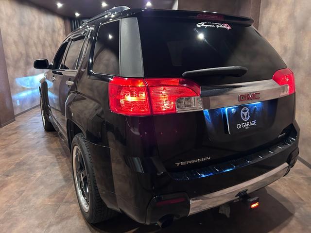 GMCテレーン ブラックレザーシート シートヒーター サンルーフ 社外カロッツェリア楽ナビ バックカメラ 社外20インチアルミホイール(3枚目)