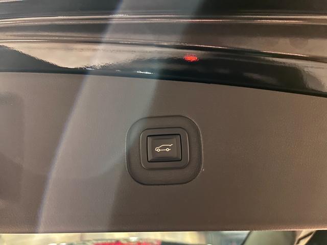 GMCテレーン ブラックレザーシート シートヒーター サンルーフ 社外カロッツェリア楽ナビ バックカメラ 社外20インチアルミホイール(29枚目)