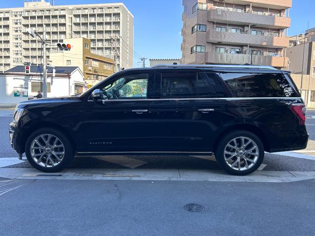 エクスペディション MAX プラチナム ロングボディー 2019年モデル 新車並行 4WD サンルーフ ブラックレザーシート シートヒーター&クーラー LEDライト 360°カメラ アップルカープレイ ETC 純正22インチアルミホイール(6枚目)