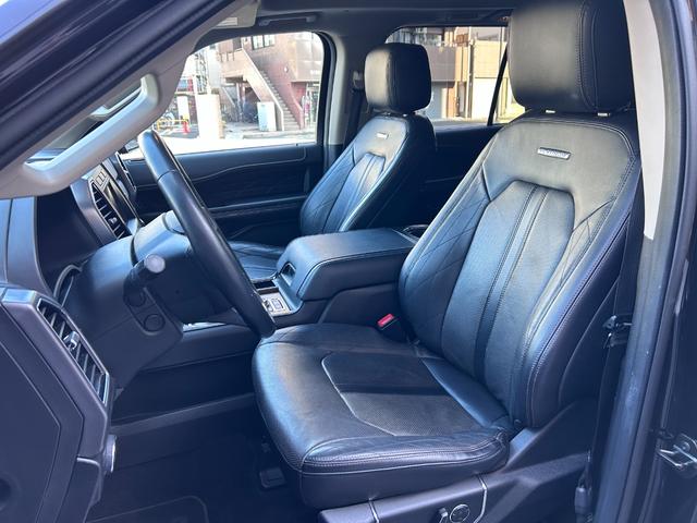 エクスペディション MAX プラチナム ロングボディー 2019年モデル 新車並行 4WD サンルーフ ブラックレザーシート シートヒーター&クーラー LEDライト 360°カメラ アップルカープレイ ETC 純正22インチアルミホイール(26枚目)