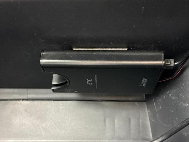 エスクァイア Ｇｉプレミアムパッケージブラックテーラード　保証書／社外　９インチ　ＳＤナビ／フリップダウンモニター／デジタルインナーミラー／衝突安全装置／両側電動スライドドア／シートヒーター／車線逸脱防止支援システム／シート　ハーフレザー　バックカメラ（29枚目）